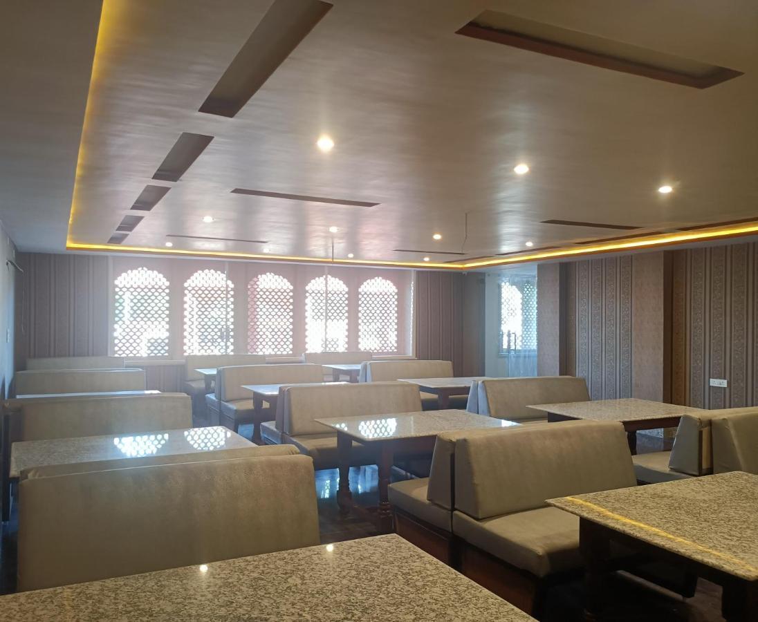 Hotel Rajwada Palace أورشها المظهر الخارجي الصورة